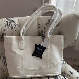 Ameri Leather elegant White Leather Tote Bag. . 11”x 14”